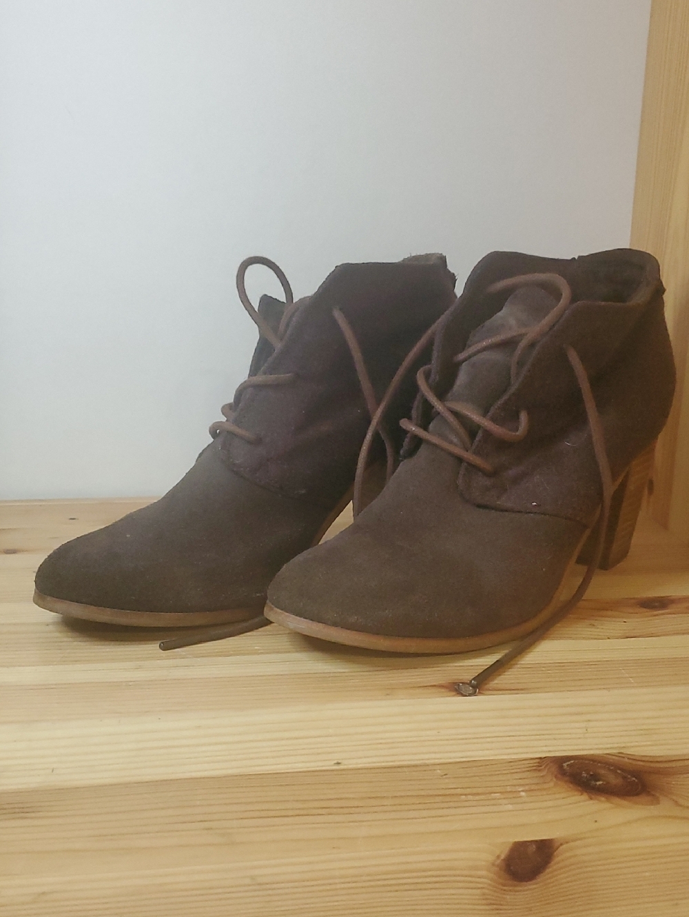 Women's Tom's Brown Suede Lace-Up Ankle Boots